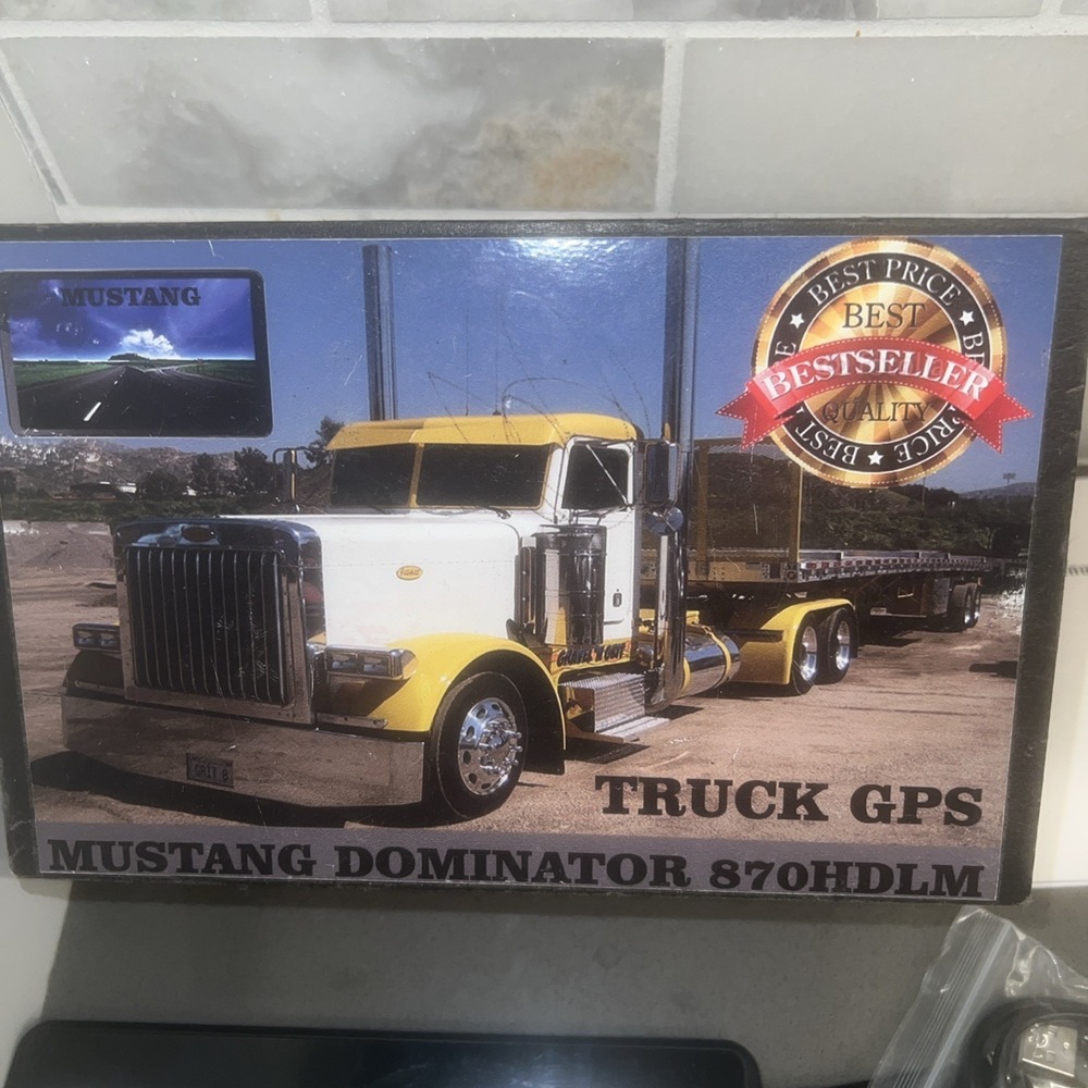 This is a Mustang Dominator 870HDLM Truck GPS "NOT TESTED" - Picture 3 of 10